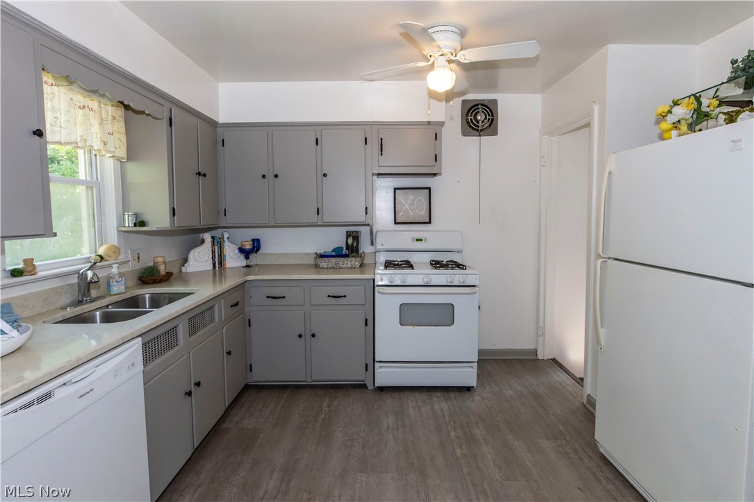 1597 Bond Street Property Photo 10