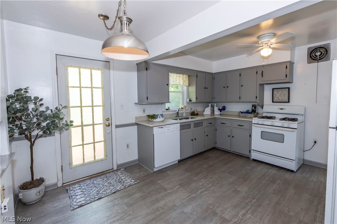 1597 Bond Street Property Photo 13