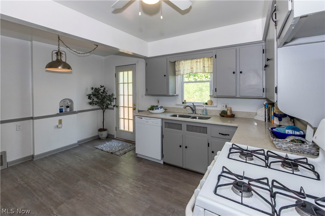 1597 Bond Street Property Photo 14