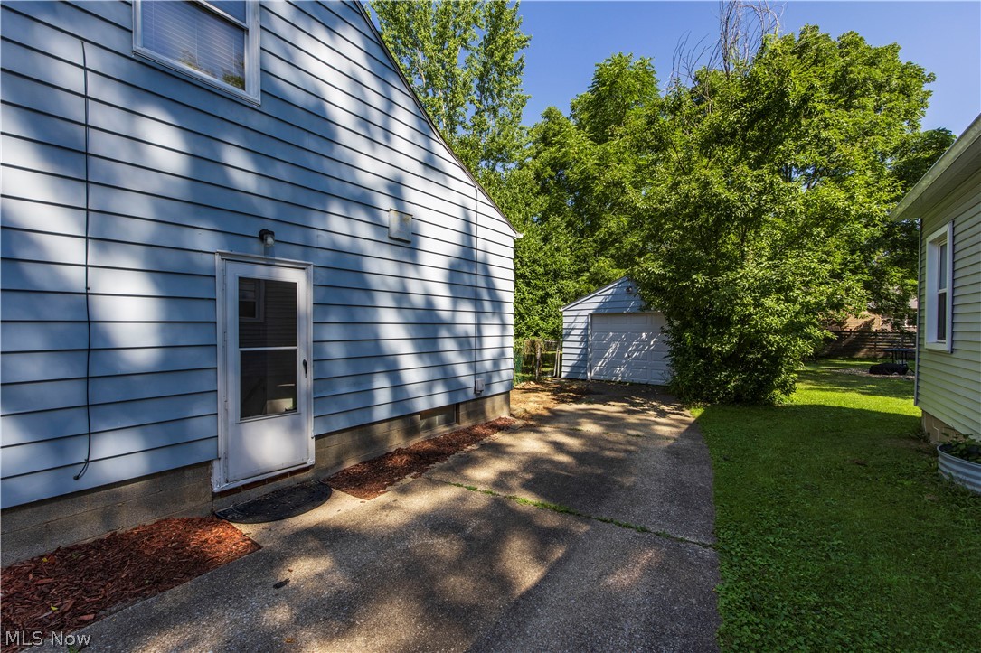 1597 Bond Street Property Photo 37