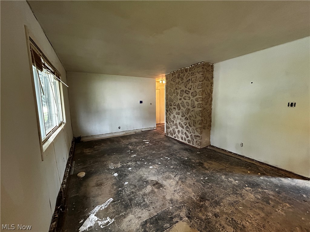 1915 Flint Avenue Property Photo 6