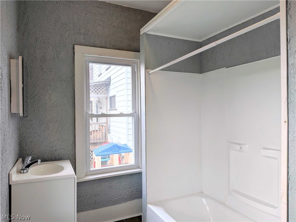 864 10th Street Ne Property Photo 7