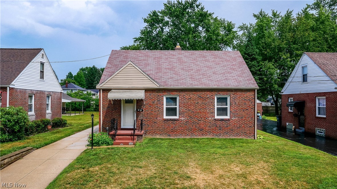 61 Hawk Avenue Property Photo 1