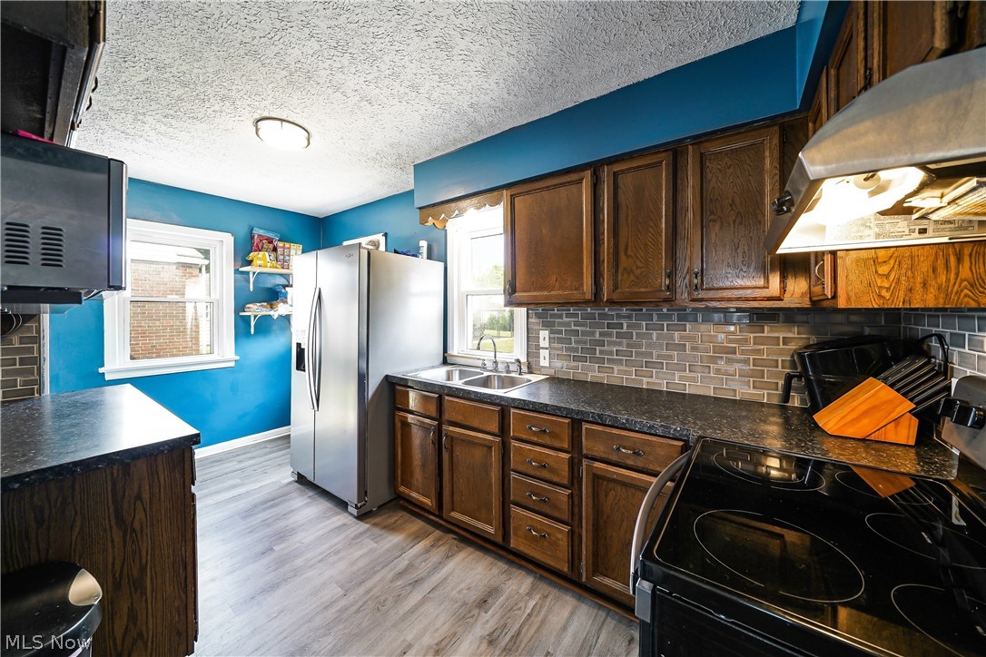 61 Hawk Avenue Property Photo 3
