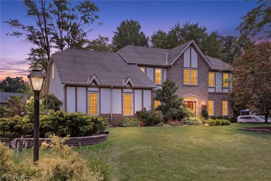 8753 Treetop Trail