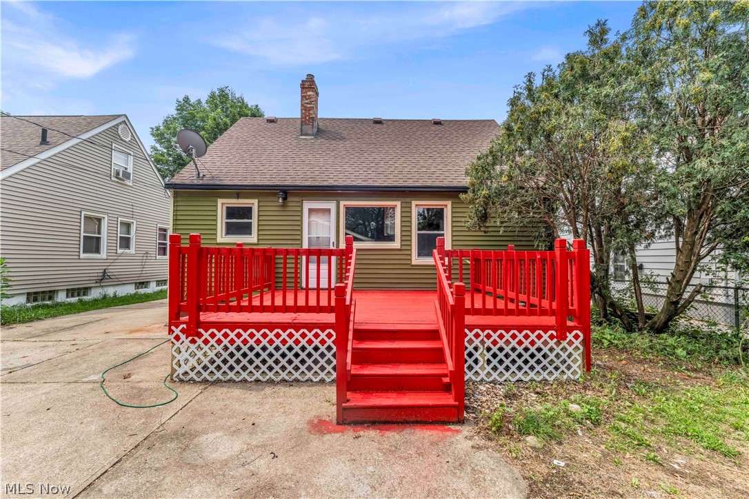465 E 272 Street Property Photo 5