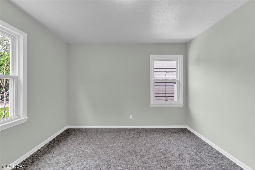 465 E 272 Street Property Photo 9