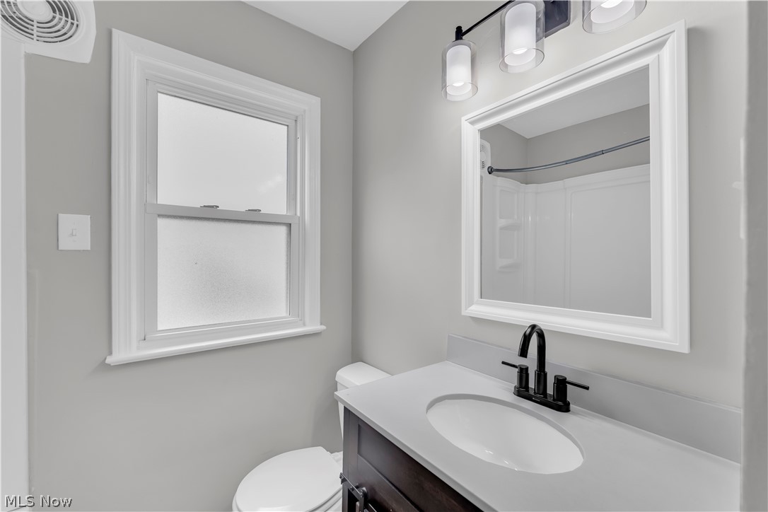 465 E 272 Street Property Photo 12