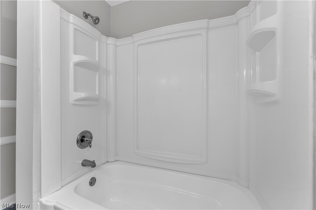 465 E 272 Street Property Photo 13
