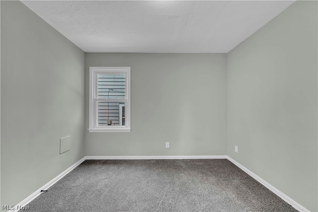 465 E 272 Street Property Photo 14