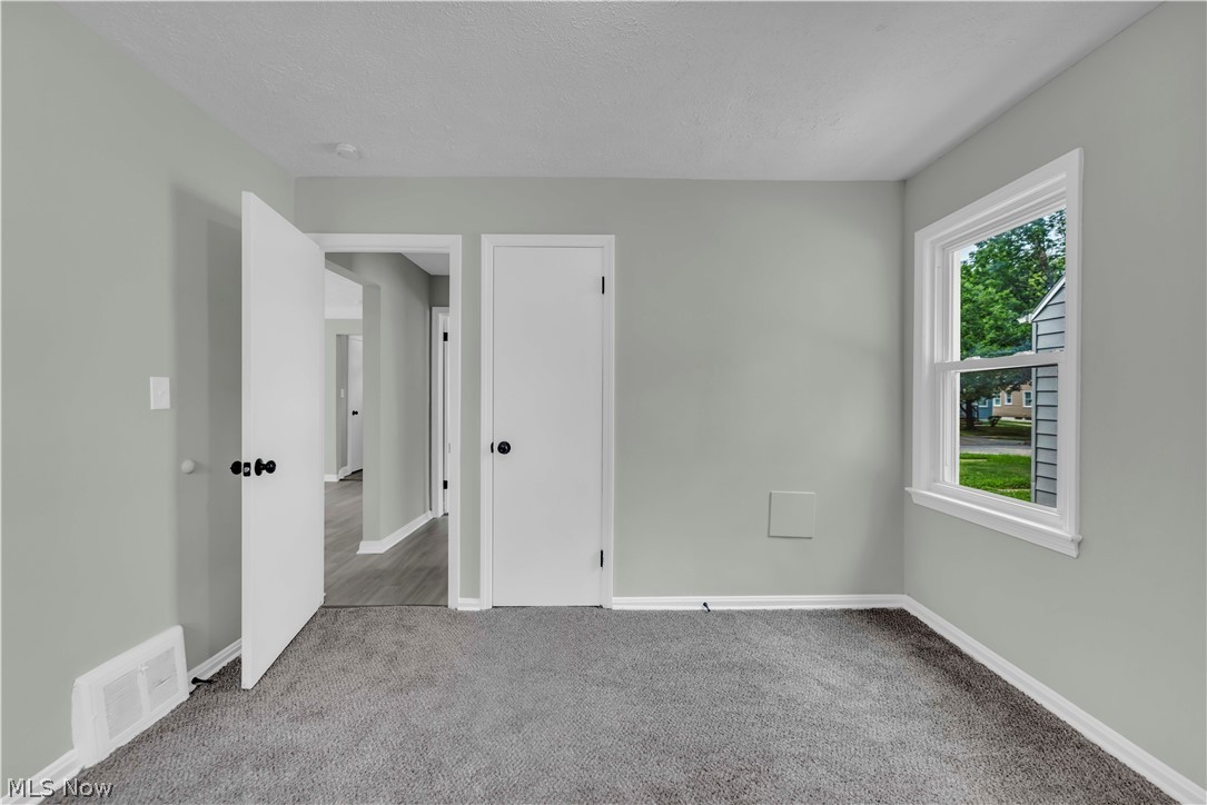 465 E 272 Street Property Photo 15
