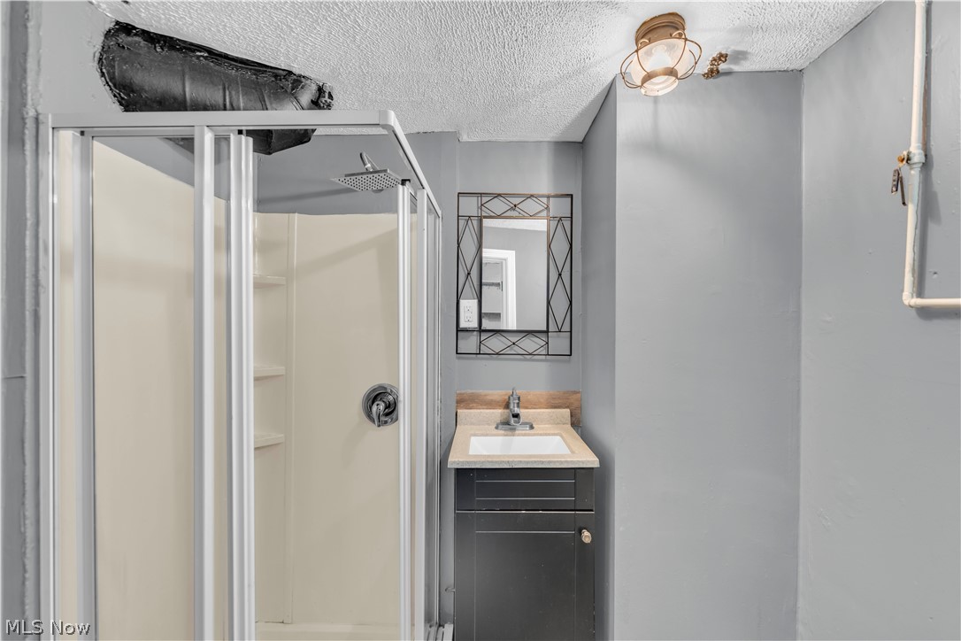 465 E 272 Street Property Photo 27