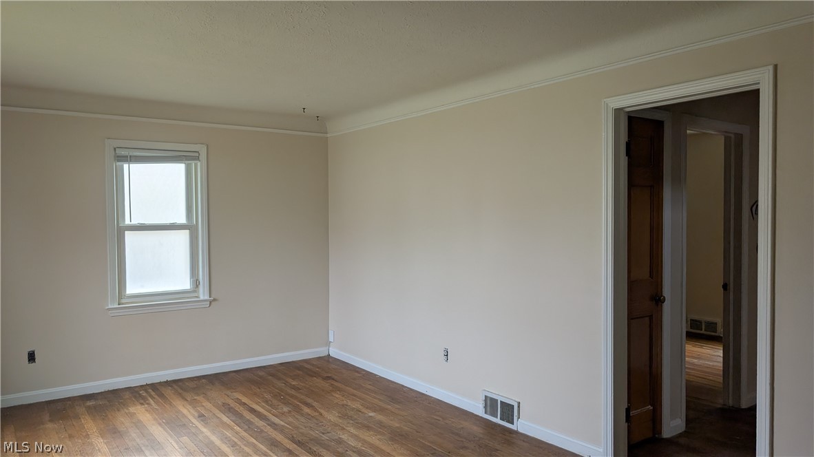 270 E 330th Street Property Photo 2