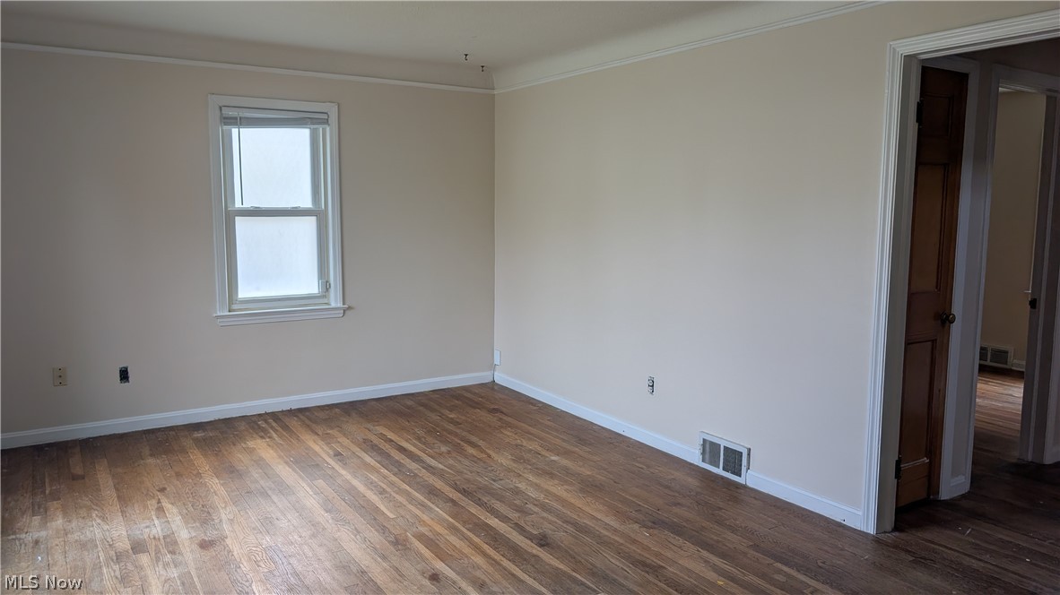 270 E 330th Street Property Photo 3