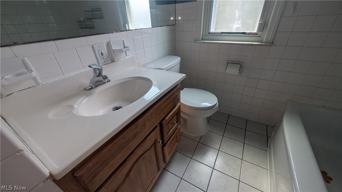 270 E 330th Street Property Photo 8