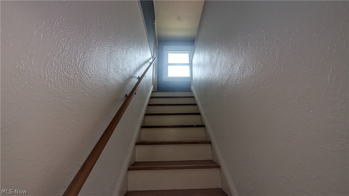 270 E 330th Street Property Photo 12