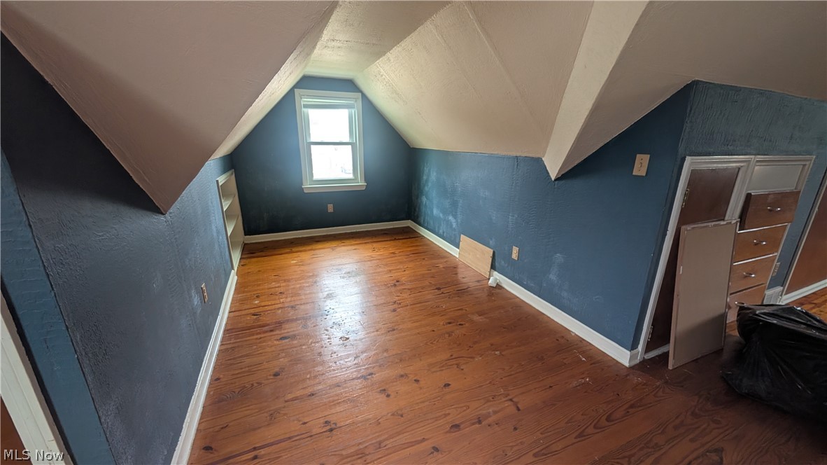 270 E 330th Street Property Photo 20