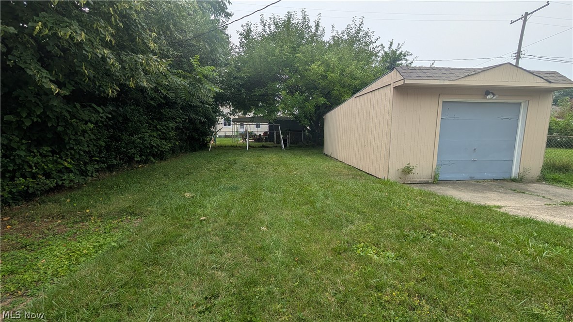 270 E 330th Street Property Photo 26
