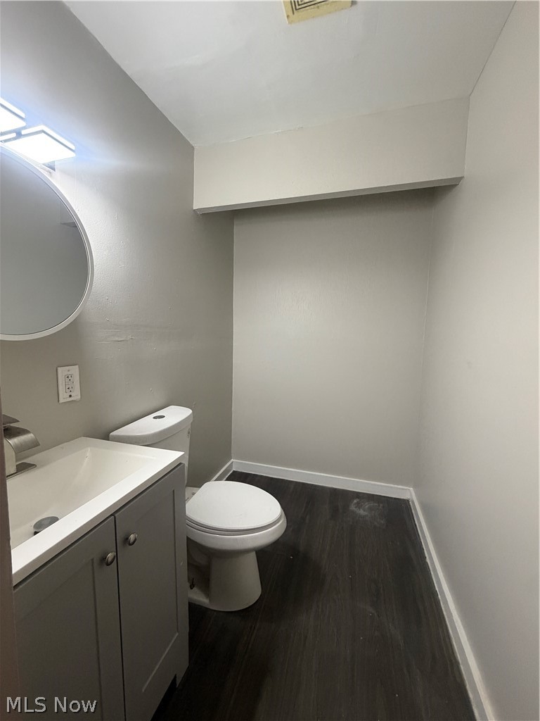 9409 Manor Avenue Property Photo 3