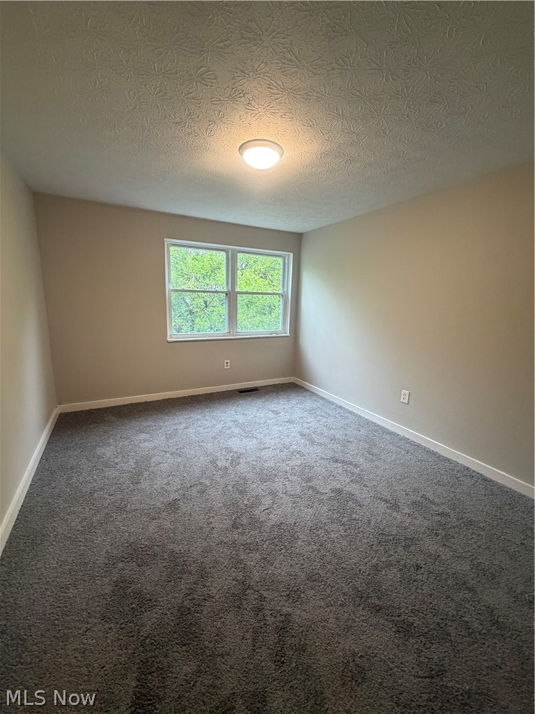 9409 Manor Avenue Property Photo 10