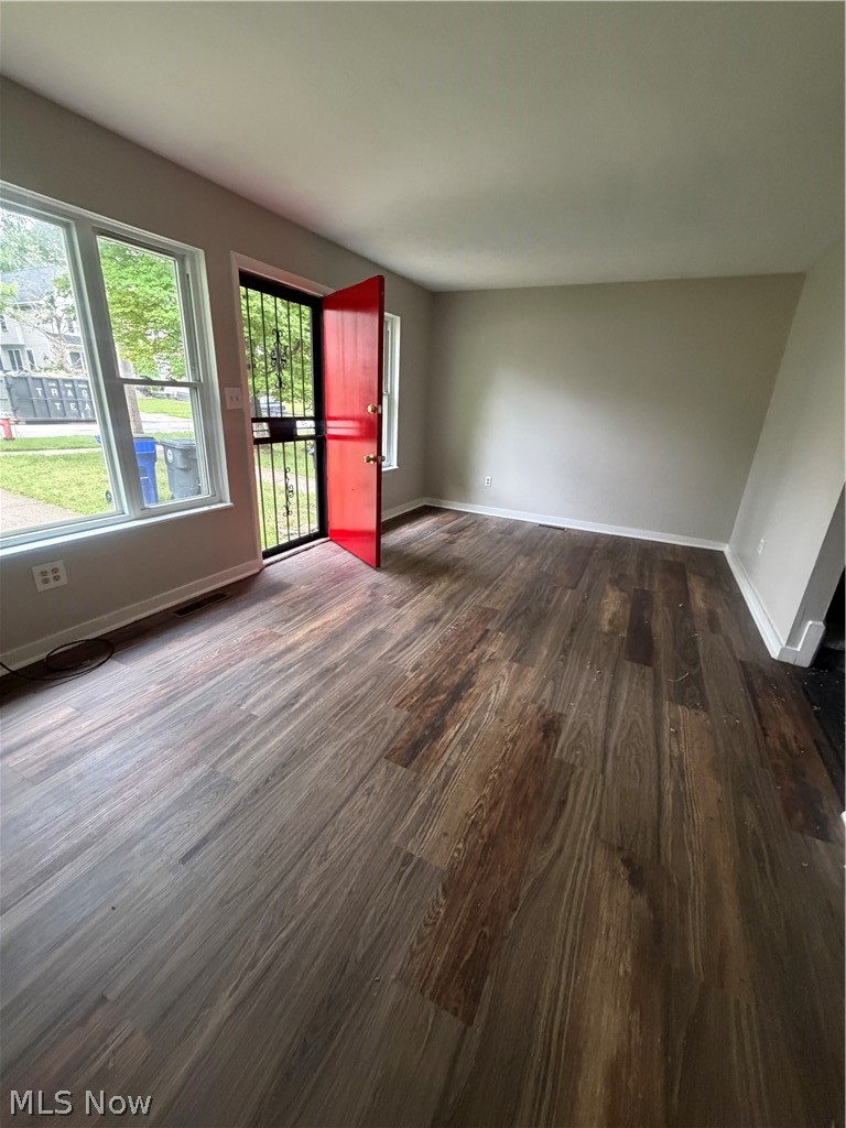 9409 Manor Avenue Property Photo 15