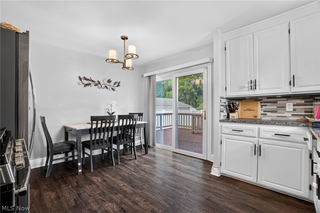 2239 Larchmont Drive Property Photo 12