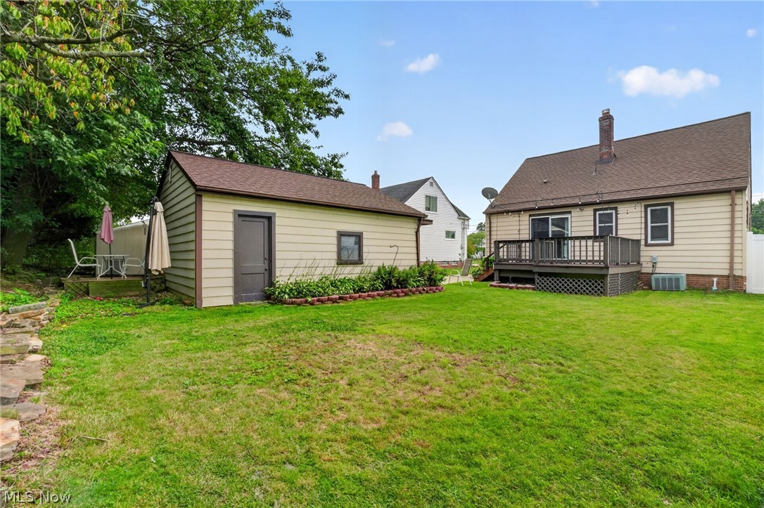 2239 Larchmont Drive Property Photo 35