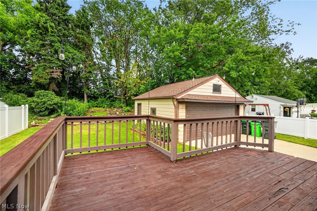 2239 Larchmont Drive Property Photo 36