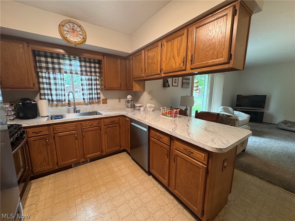 6116 Thunderbird Drive Property Photo 6