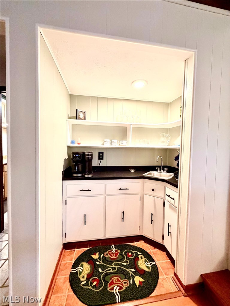 6672 Beverly May Drive Property Photo 10