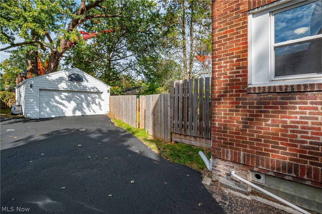 486 Sumatra Avenue Property Photo 3
