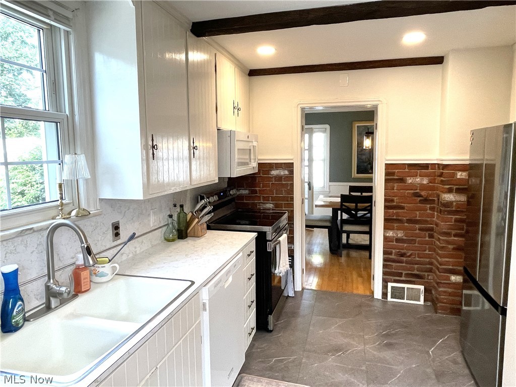 1436 Belrose Road Property Photo 8