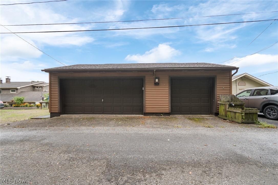 3867 Bay Path Drive Property Photo 5