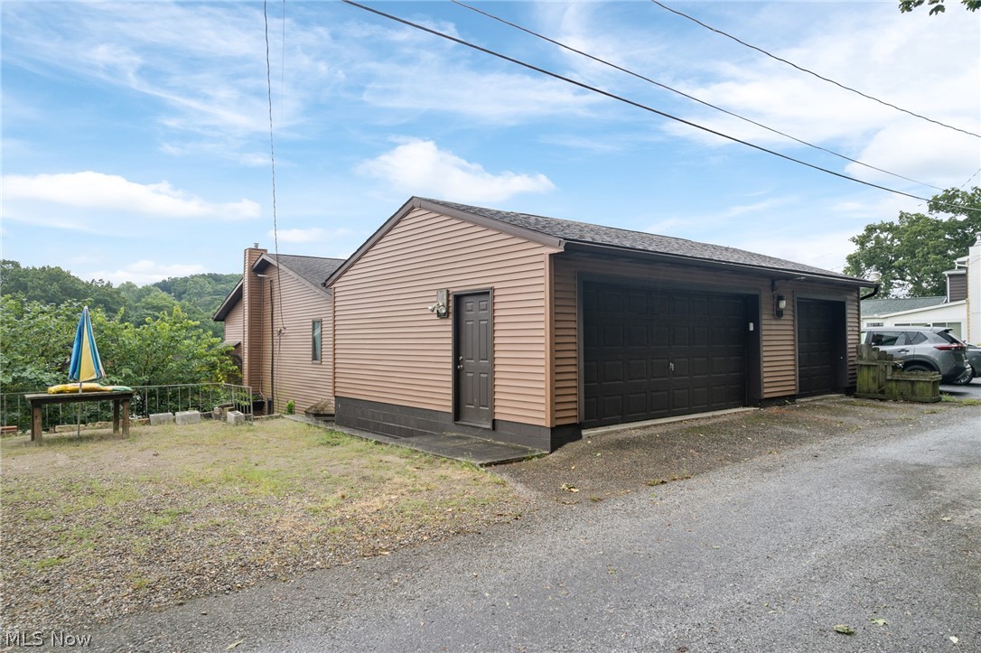 3867 Bay Path Drive Property Photo 6