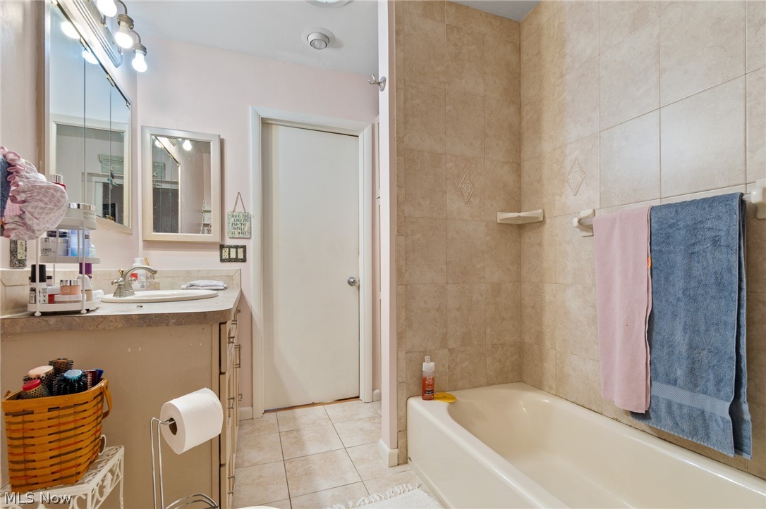 3867 Bay Path Drive Property Photo 29