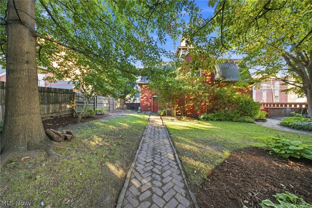 904 Juliana Street Property Photo 45
