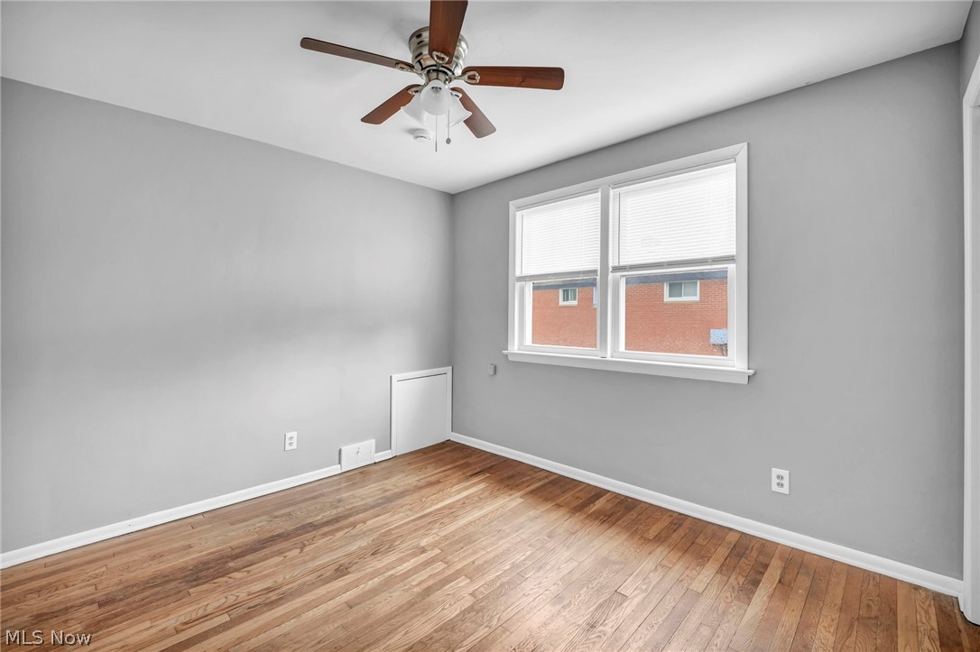 885 S Green Road Property Photo 10