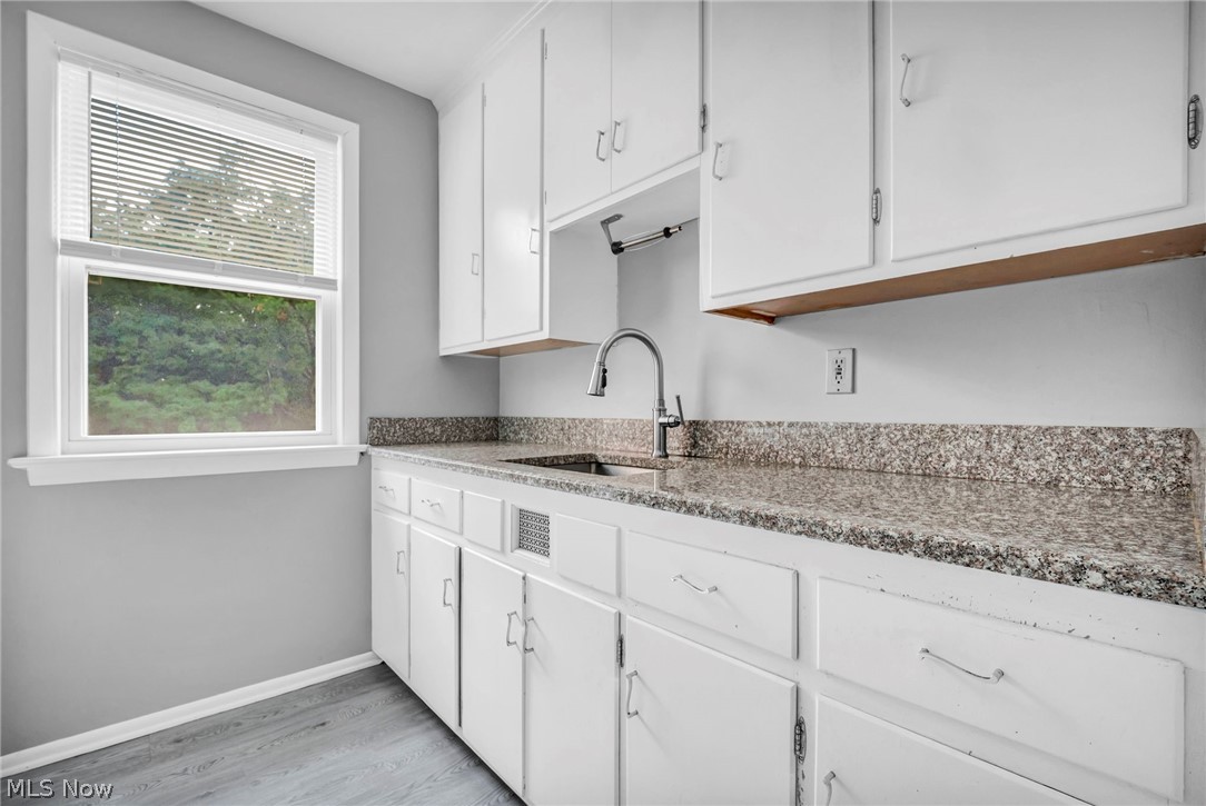 885 S Green Road Property Photo 13