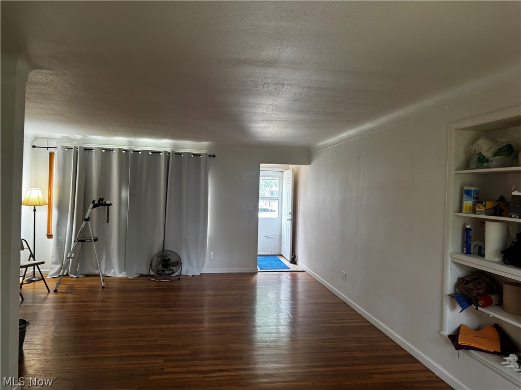 30107 Thomas Street Property Photo 5