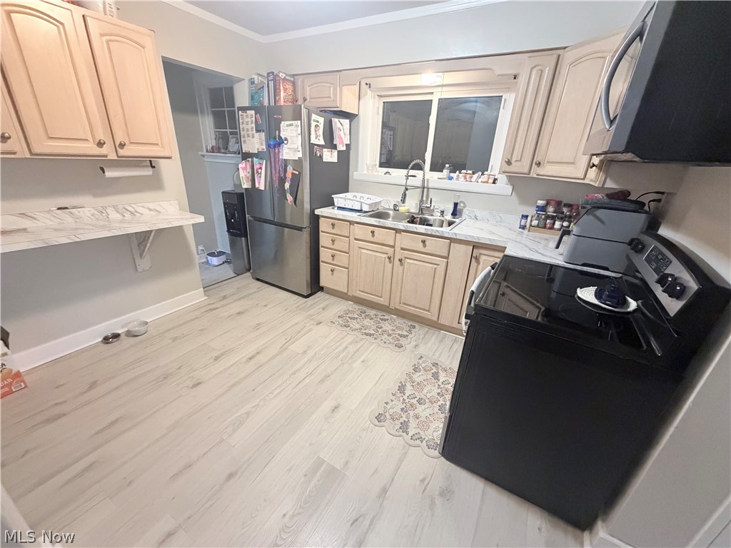 406 Maple Place Property Photo 2