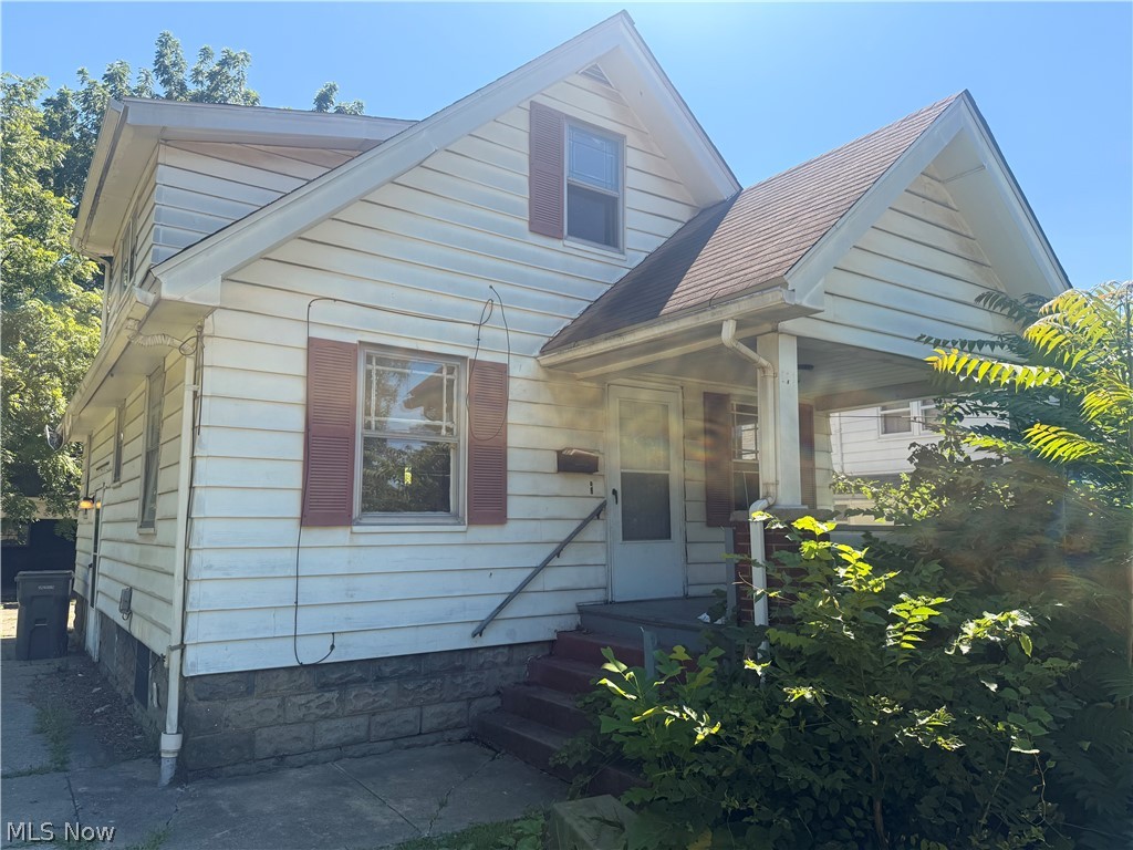 231 Marmion Avenue Property Photo 1