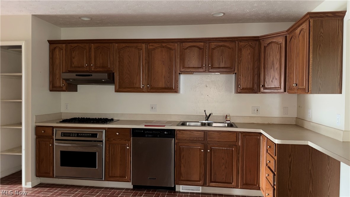 4228 Castle Ridge Property Photo 6