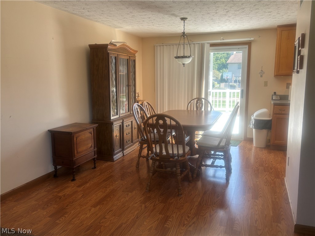 1302 Huntington Court Property Photo 4