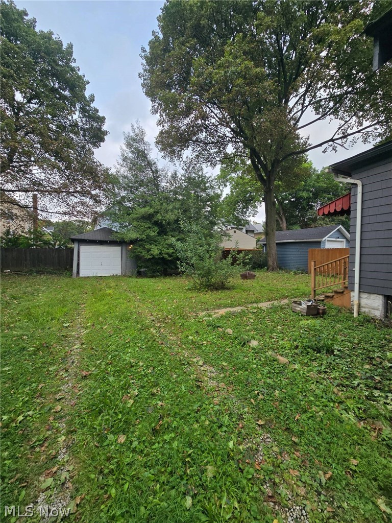 907 Delia Avenue Property Photo 2