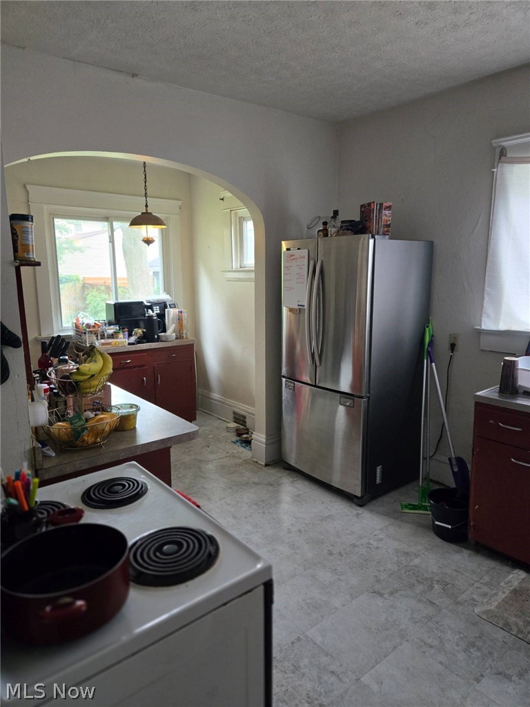 907 Delia Avenue Property Photo 6
