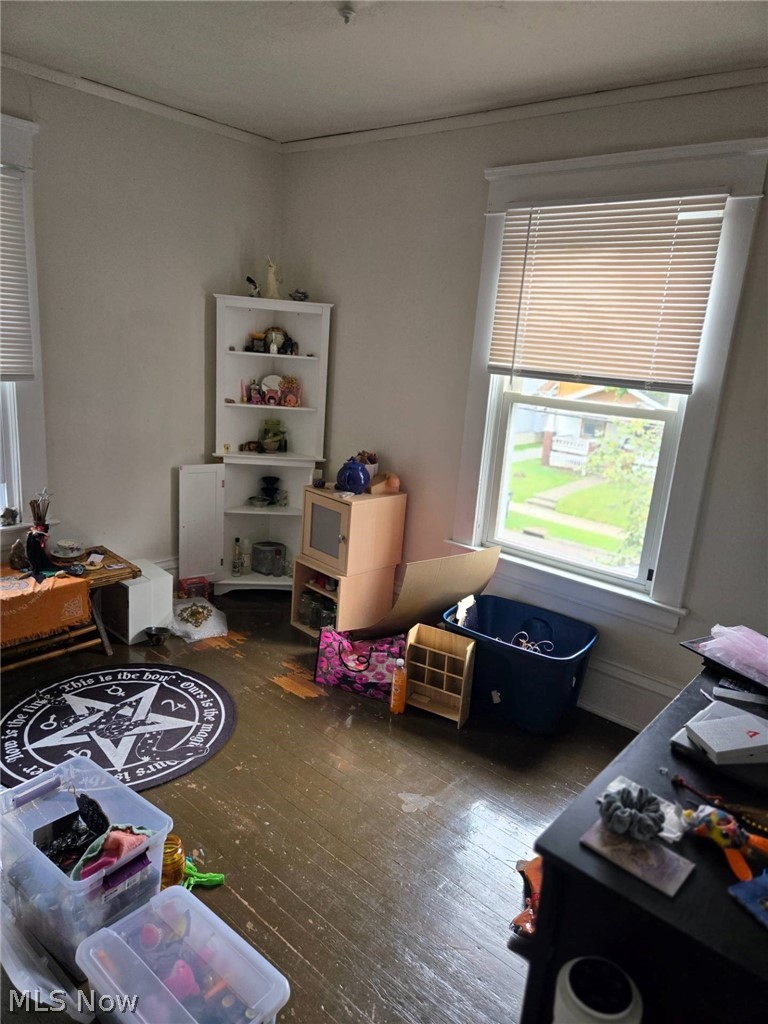 907 Delia Avenue Property Photo 8