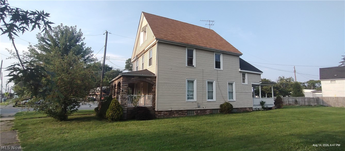 2505 Elyria Avenue Property Photo 3