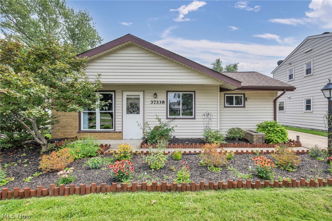37338 Lakeshore Boulevard Property Photo 1