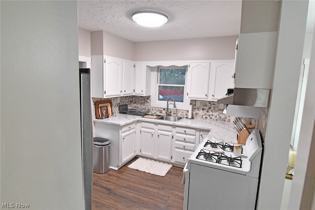 8 Greenbriar Avenue Property Photo 5