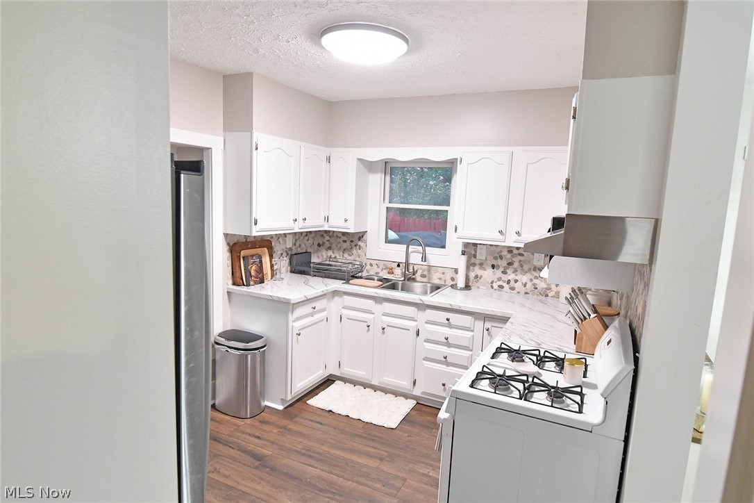 8 Greenbriar Avenue Property Photo 6